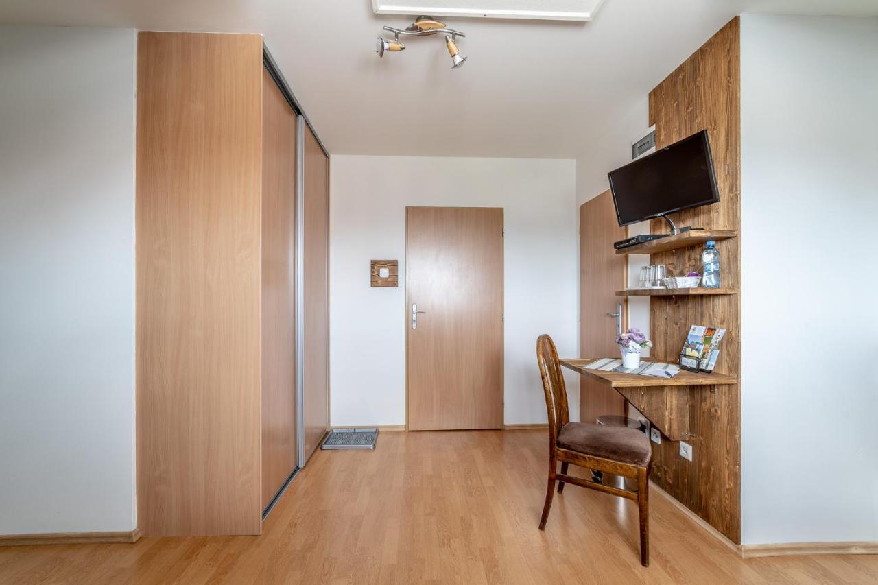 Penzion & Bar Natali Spissky Stvrtok Exteriör bild