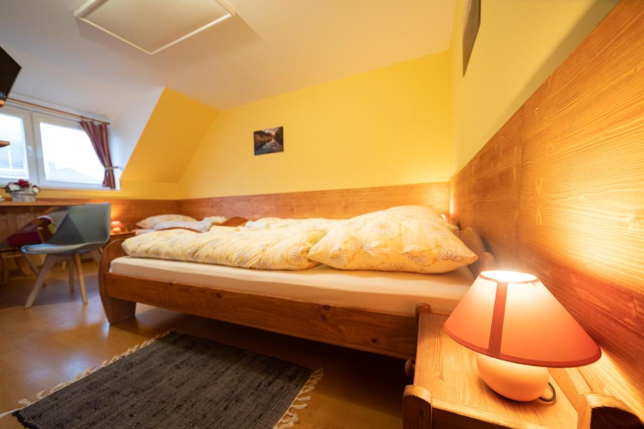 Penzion & Bar Natali Spissky Stvrtok Exteriör bild