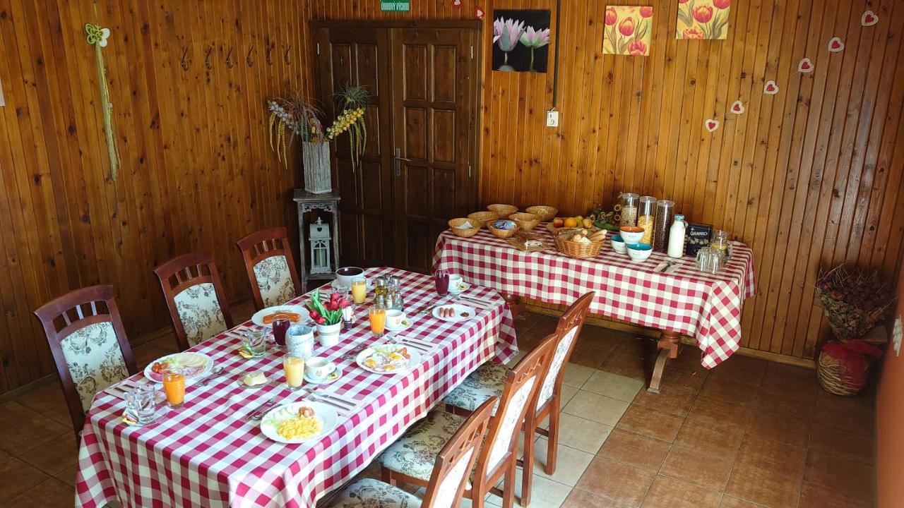 Penzion & Bar Natali Spissky Stvrtok Exteriör bild