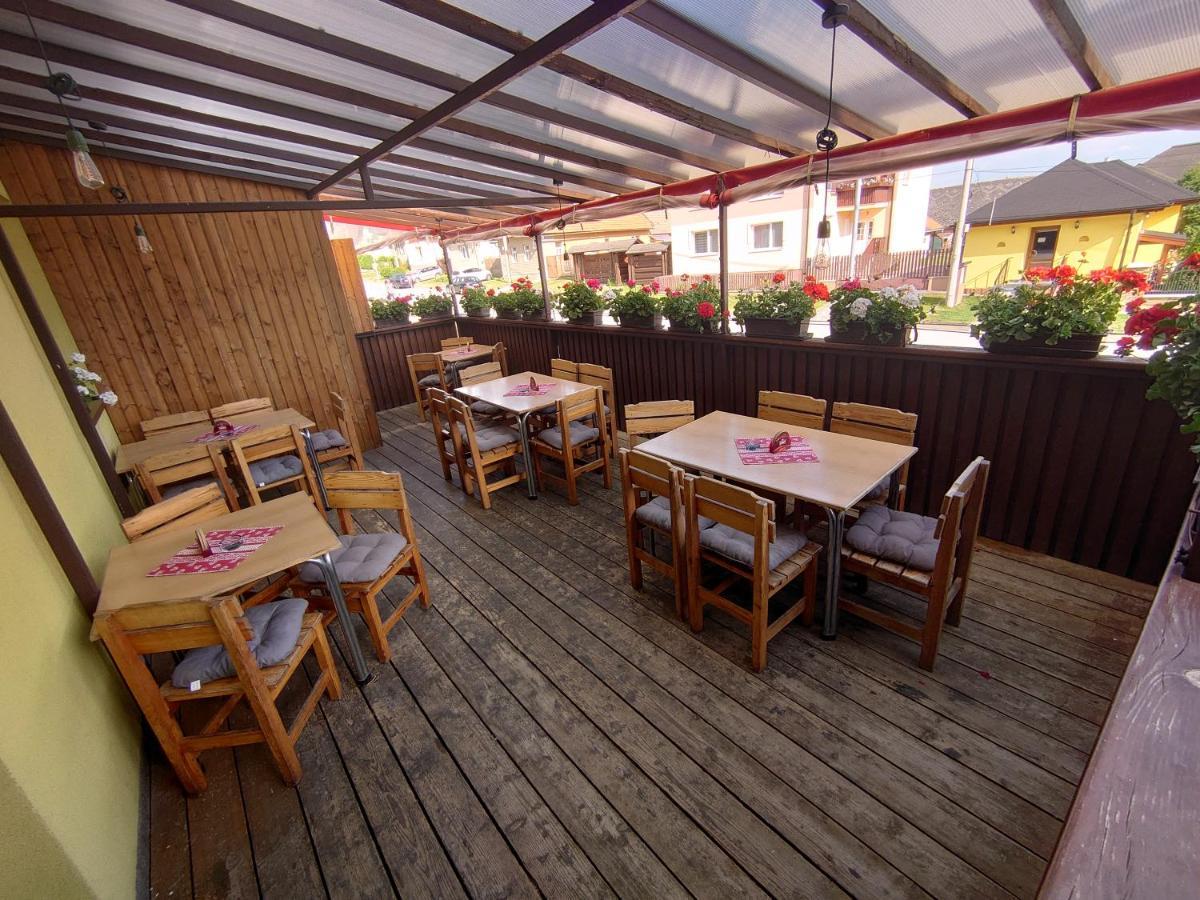 Penzion & Bar Natali Spissky Stvrtok Exteriör bild