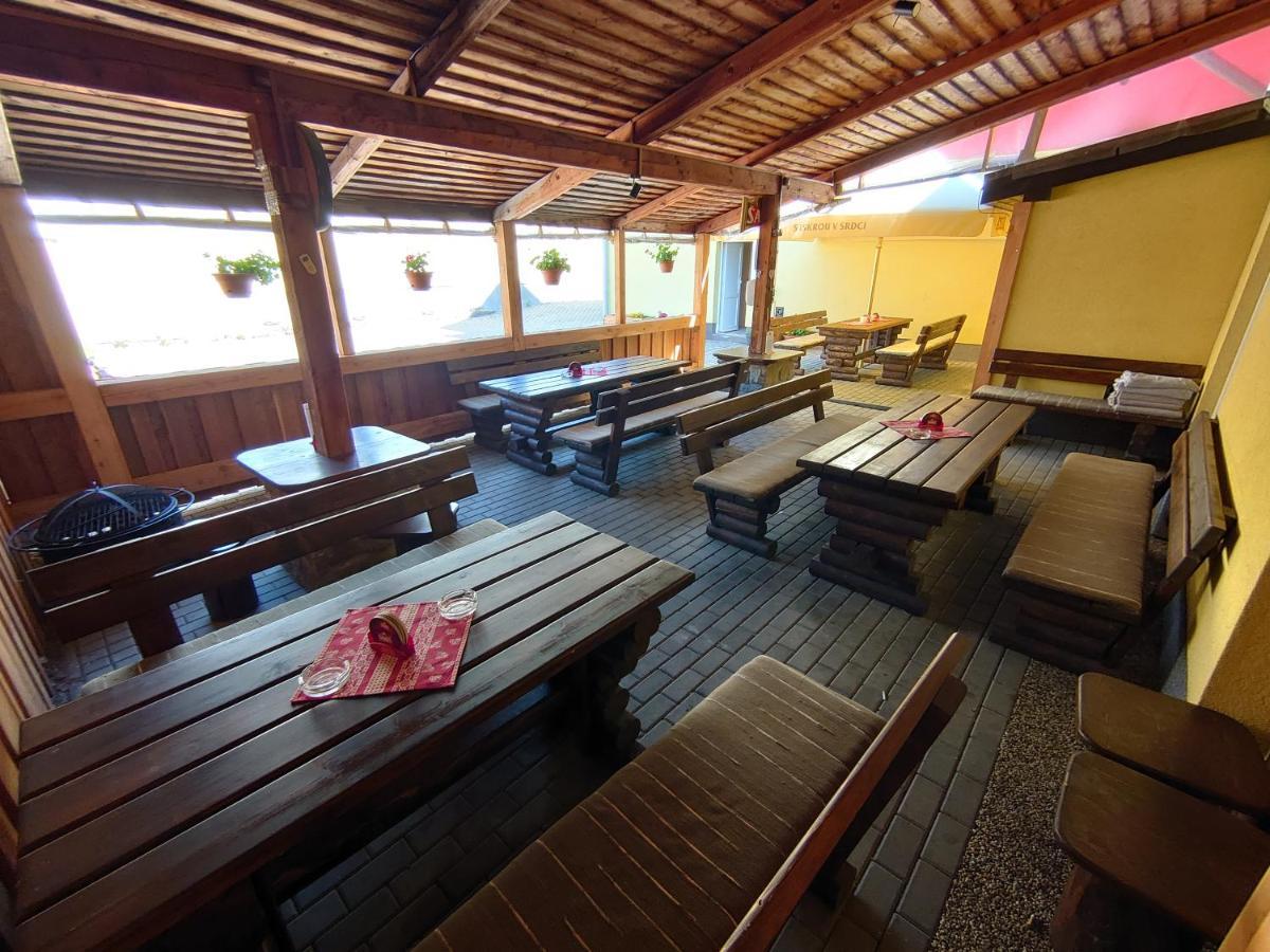 Penzion & Bar Natali Spissky Stvrtok Exteriör bild