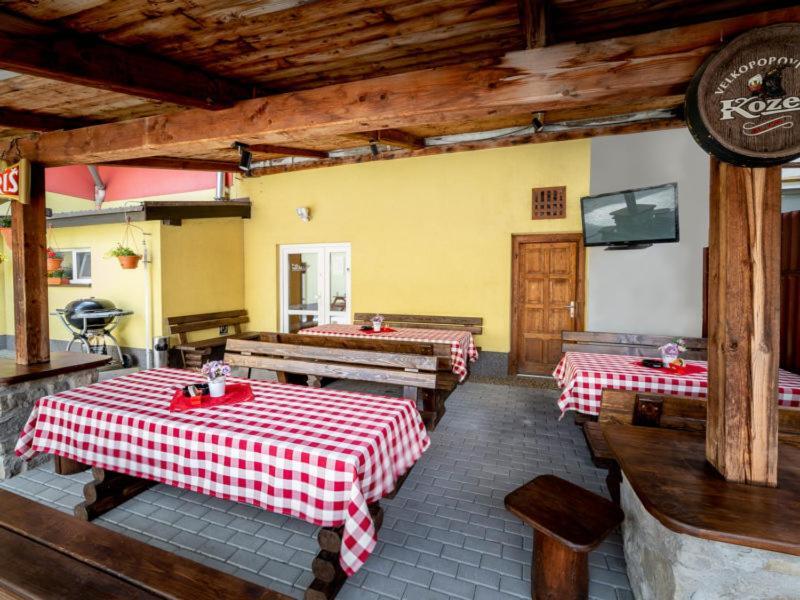 Penzion & Bar Natali Spissky Stvrtok Exteriör bild